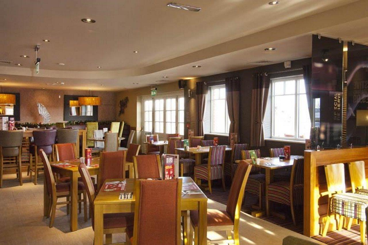 Premier Inn Burton On Trent Central Bagian luar foto
